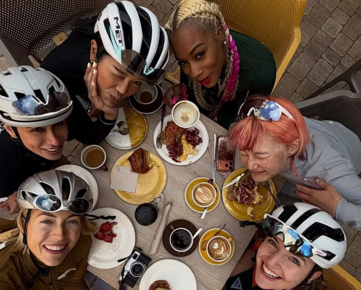Brunch partagé après une sortie à vélo